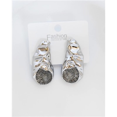 Стильные серьги