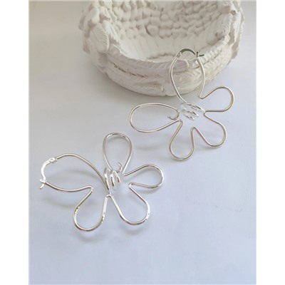 Стильные серьги