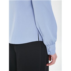 Блузка василькового цвета с длинными рукавами