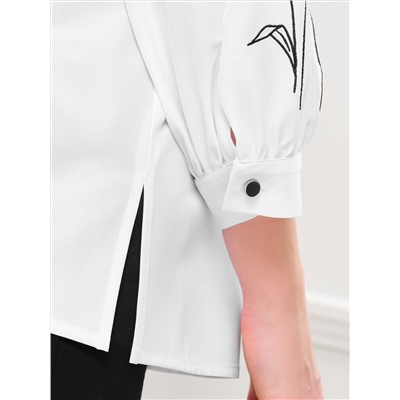 Блузка белая с вышивкой