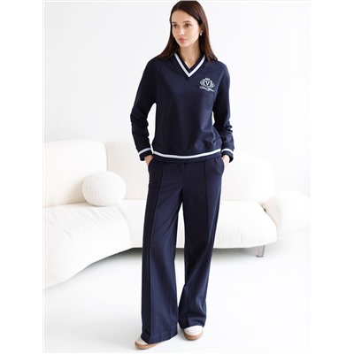 Свитшот среднего объема с V вырезом и принтом из футера двухнитки с эластаном