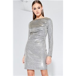 Восхитительное женское платье