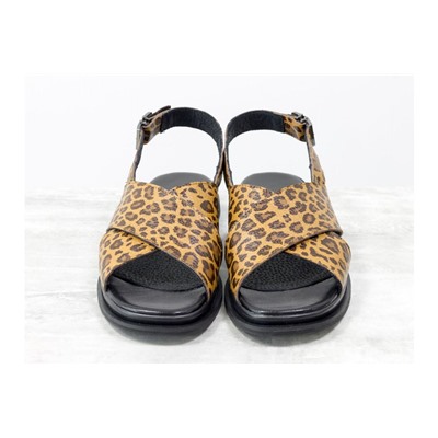 Босоножки в стиле animal print из натуральной кожи яркого леопардового принта, на легкой подошве черного цвета, С-1811/1-01