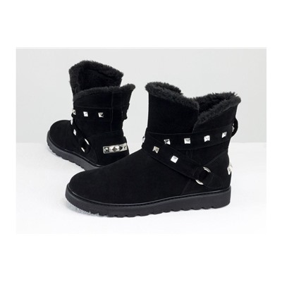 Зимние сапожки в стиле UGG из натуральной замши черного цвета, украшены  ремешками с металлическими заклепками, Коллекция Осень-Зима от Джино Фиджини, Б-17114-05