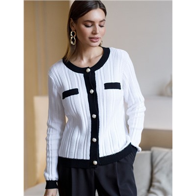 Жакет фактурной вязки с золотистыми пуговицами