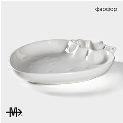 Блюдо с соусником Magistro «Клубника Бланш», 20×17 см, фарфор, белое