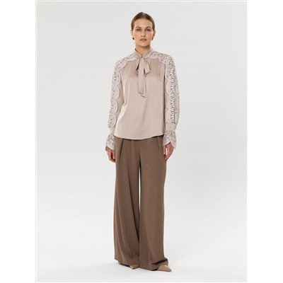 Блуза бежевая с кружевом