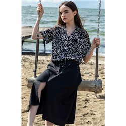 Укороченная чёрная блузка с принтом