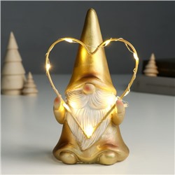 Сувенир полистоун свет "Дед Мороз в золотом наряде, с сердцем" 6,5х9х16 см