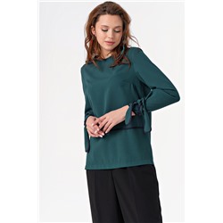 Женская блуза с контрастной отделкой
