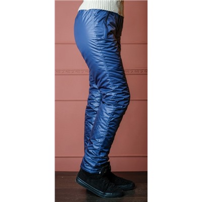 Утепленные зауженные женские брюки из глянцевой ткани с утеплителем флис,  цвет -синий