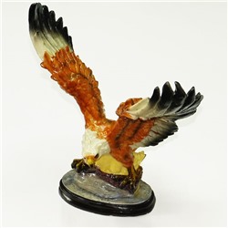 Орел с расправленными крыльями на подставке полист. 27*26*16 см