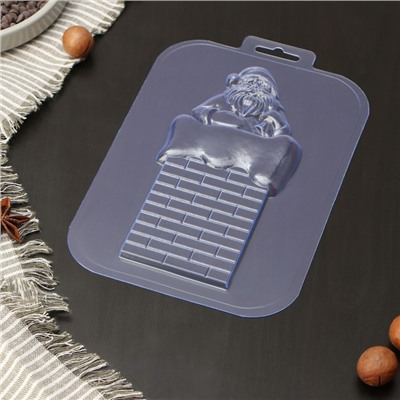Форма для шоколада и конфет пластиковая «Санта на трубе», размер изделия 17×8,3×1 см, цвет прозрачный