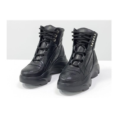 Женские ботинки на шнуровке, из натуральной гладкой кожи и кожи черного цвета с яркой текстурой питон, на современной утолщенной черной подошве, Б-19115-08