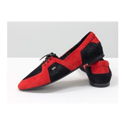 Дизайнерские туфли на шнуровке от Gino Figini из натуральной итальянской замши красного цвета и вставками из меха пони черного цвета, на плоской подошве. Т-2024-01