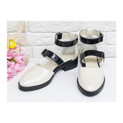 Стильные кожаные Туфли  молочного цвета "айвори"  с перламутровым переливом и черными лаковыми ремешками, на невысоком каблуке, Д-23-09