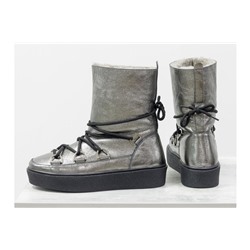 Зимние высокие ботиночки Снегоходы в стиле Moon Boot из натуральной кожи платинового цвета, на прорезиненной утолщенной подошве черного цвета, Б-17112-03