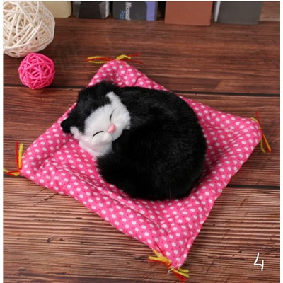 Спящий котенок на тканевой подушке Н01 со звуком.