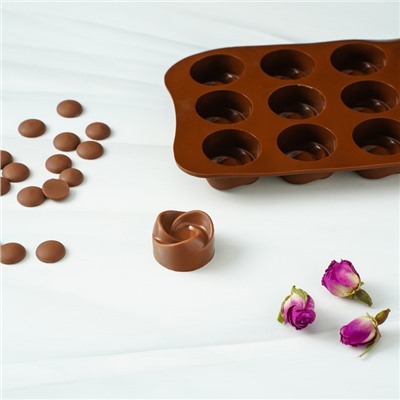 Форма для шоколада Доляна «Завиток», силикон, 21,5×11,5 см, 15 ячеек (d=2,8 см), цвет коричневый