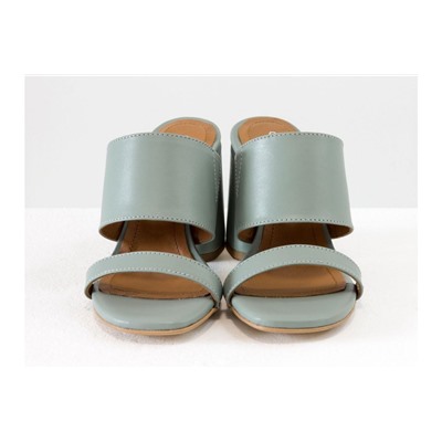 Классические шлепанцы на расклешенном обтяжном каблуке, выполнены из натуральной итальянской кожи темно-серо-голубого цвета, Новая Коллекция Весна-Лето от Gino Figini, С-2016-11