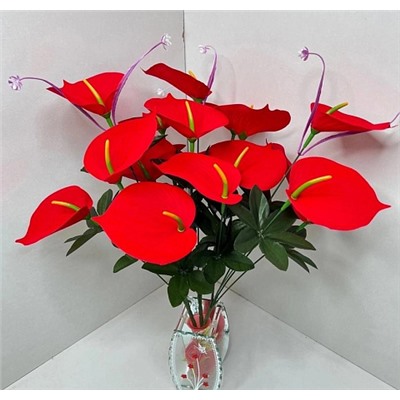 Цветы искусственные декоративные Каллы букет (6 цветков красных + 2 веточки фиолет.) 50 см