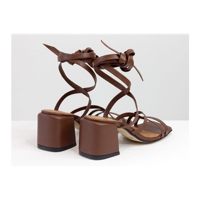 Дизайнерские бесшовные босоножки на завязках, выполнены из натуральной итальянской кожи коричневого цвета, на среднем каблуке, Новая Коллекция Весна-Лето от Gino Figini, С-2145-01
