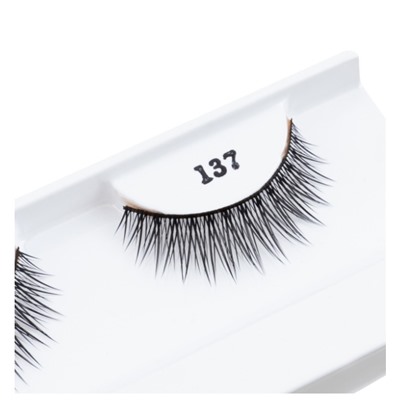 Triumph накладные ресницы Fashion Lashes 137 черные