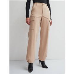 Свободные брюки карго с глубокими карманами спереди