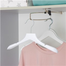 Вешалка-плечики для одежды детская, размер 32-34, широкие, антискользящие плечи, цвет белый