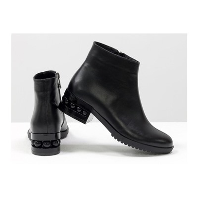 Классические кожаные ботинки черного цвета в стиле Chanel, на не высоком каблуке со вставками черных глянцевых жемчужин, Коллекция Осень Весна,  Б-1833-01