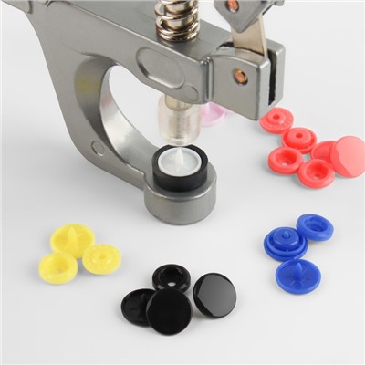 Набор для установки пластиковых кнопок: кнопки, d = 12 мм, 50 шт, щипцы, шило, отвёртка, в органайзере
