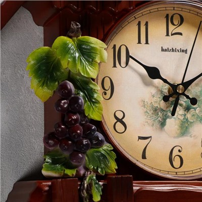 Часы настенные, серия: Маятник, "Виноградная лоза", плавный ход, 63 х 10 х 36 см, коричневые