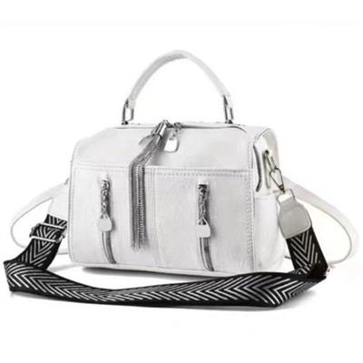 Женская сумка-рюкзак ЭКО кожа с кармашками белый