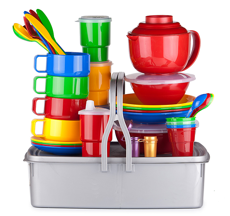 Бытовая товары группы. Дорожный набор посуды "семейный 3" на 4 персоны арт. Епп-9-6тх. Пластмассовая посуда. Хозяйственные товары. Хозяйственная посуда.