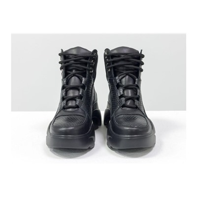 Женские ботинки на шнуровке, из натуральной гладкой кожи и кожи черного цвета с яркой текстурой питон, на современной утолщенной черной подошве, Б-19115-08