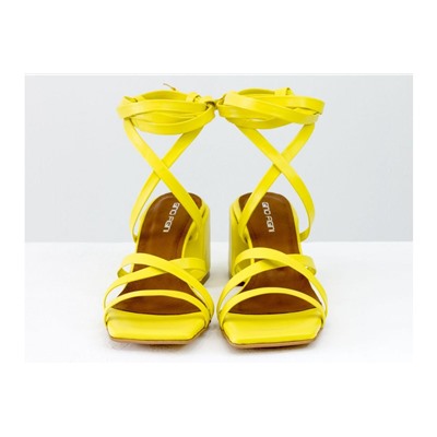 Дизайнерские бесшовные босоножки на завязках, выполнены из натуральной итальянской кожи ярко-желтого цвета, на среднем каблуке, Новая Коллекция Весна-Лето от Gino Figini, С-2145-09