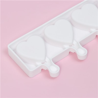Форма для мороженого Доляна «Сердца. Макси», силикон, 49×6,5×2 см, 8 ячеек, палочки 50 шт, цвет белый