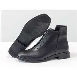 Дизайнерские классические ботинки черного цвета из итальянской натуральной лицевой кожи, на модной подошве с квадратными элементами. Современная классика от Джино Фиджини,  Б-19142-08