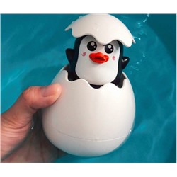 Игрушка для купания «Пингвинчик в яйце»