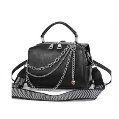 Женская сумка-рюкзак ЭКО кожа с цепочками черный