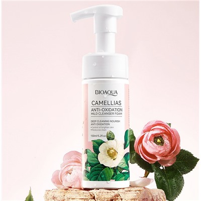 Пенка для умывания с камелией BIOAQUA Camellias, 150 мл.