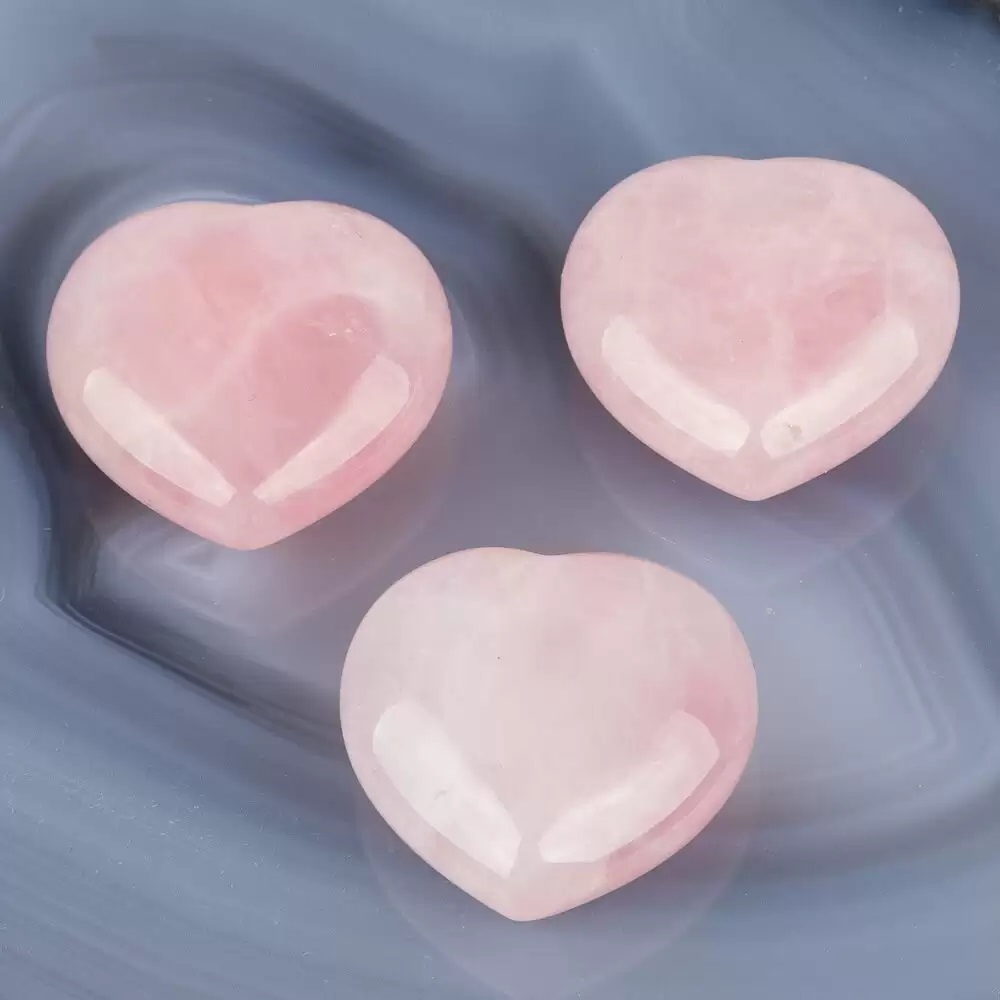 Камень любви розовый. Самоцветы сердцу