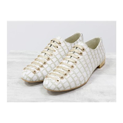 Новые дизайнерские туфли от Gino Figini на золотой шнуровке по всей высоте, из белой текстурированной кожи "черепаха" на удобном невысоком золотом каблуке, Т-1915-09