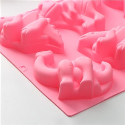 Форма силиконовая для выпечки Доляна «Животные.Динозавры», 29×21 см, 6 ячеек (10,4×7,2 см), цвет розовый