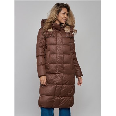 Пальто утепленное молодежное зимнее женское темно-коричневого цвета 57997TK