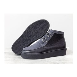 Стильные женские ботинки из натуральной кожи флотар черного цвета и замши серого цвета на шнуровке, в стиле Chukka Boots, на удобной прорезиненной подошве черного цвета, Б-17111-10