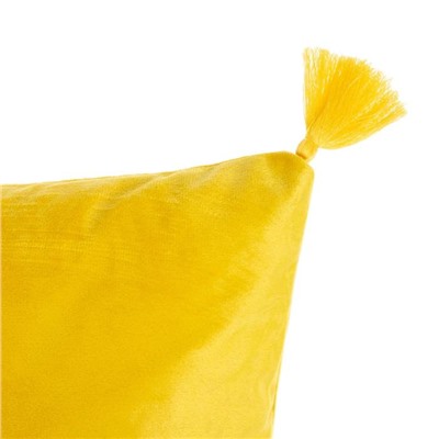 Наволочка декоративная с кисточками Этель цвет жёлтый, 45х45 см, полиэстер, велюр
