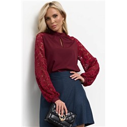 Бордовая блузка с кружевными рукавами