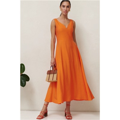 Оранжевое длинное платье